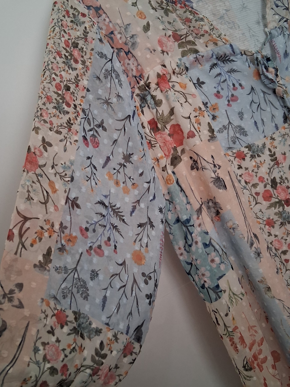 Roma Patchwork Floral Peasant Blouse Size XL Fit  2X - Picture 3 of 6